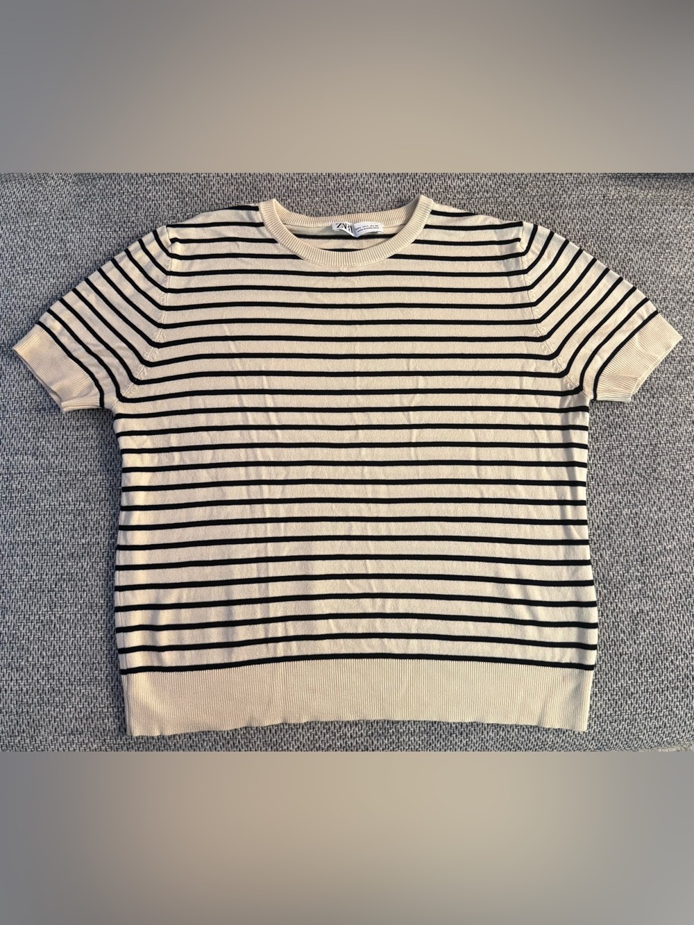 Zara Cream & Blue Striped Knit Short Sleeve Top – Size Large